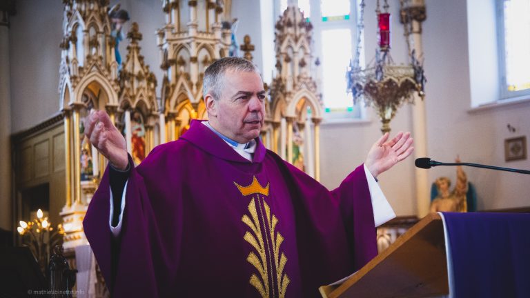 habits sacerdotaux chasuble